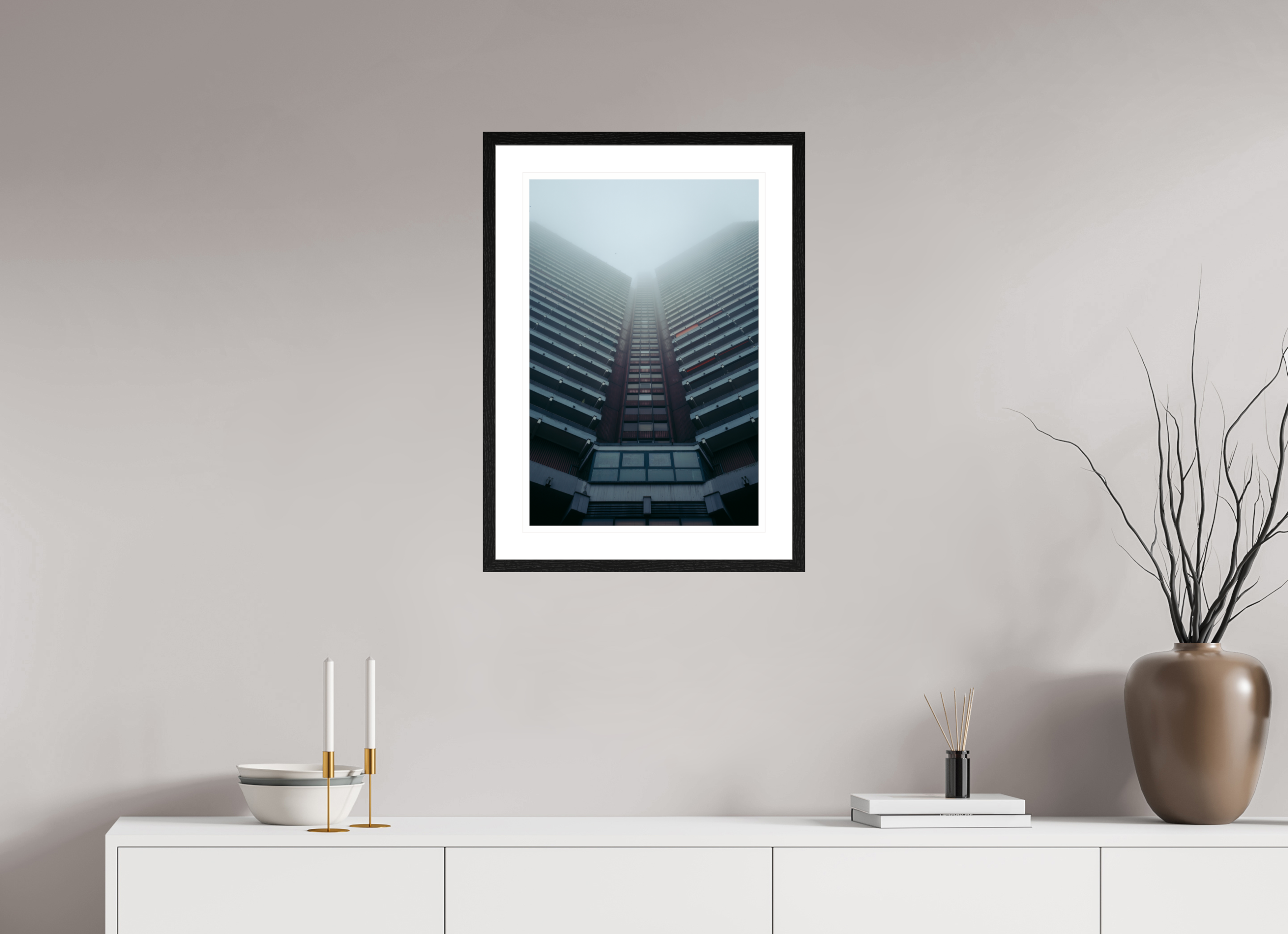 Hochhaus im Nebel II